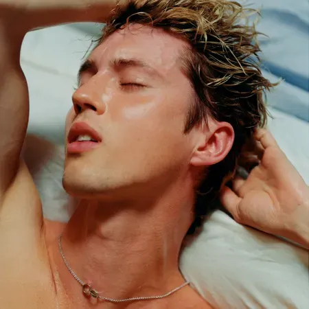 Troye Sivan – Rush 1 Troye Sivan – Rush 1