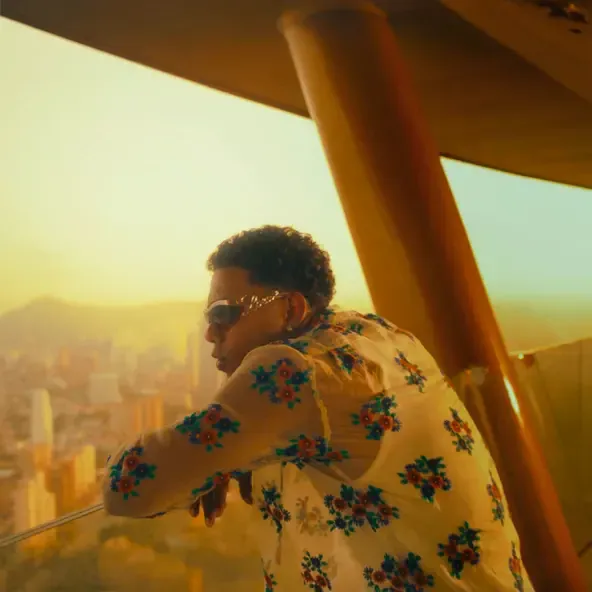 Myke Towers – Bajo El Sol Myke Towers – Bajo El Sol