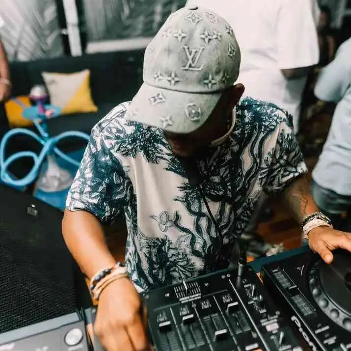 Kabza De Small & Soa Mattrix – Inhlupheko Ft. Mthunzi Kabza De Small & Soa Mattrix – Inhlupheko Ft. Mthunzi