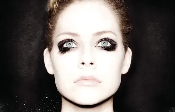 Avril Lavigne (Expanded Edition) Avril Lavigne (Expanded Edition)