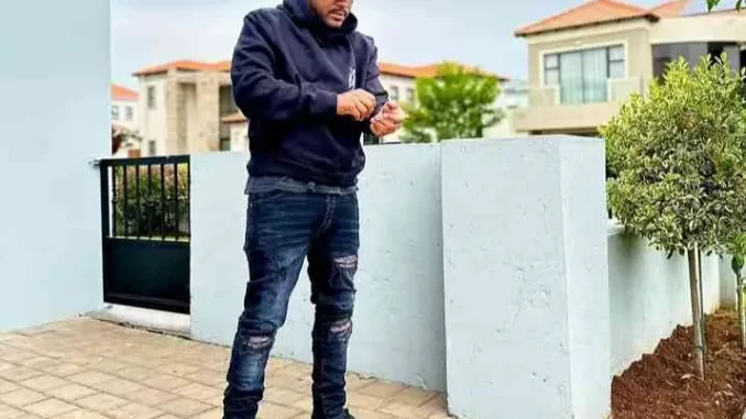 Kabza De Small & Xduppy – Ziwa Ngale (Remix) ft. Dladla Mshunqisi, Felo Le Tee & Dj Tira Kabza De Small & Xduppy – Ziwa Ngale (Remix) ft. Dladla Mshunqisi, Felo Le Tee & Dj Tira
