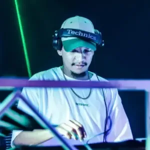 DJ Ice Flake – The Ice Flake Show Season 9 Episode 1 (3Step Afro House Mix) DJ Ice Flake – The Ice Flake Show Season 9 Episode 1 (3Step Afro House Mix)