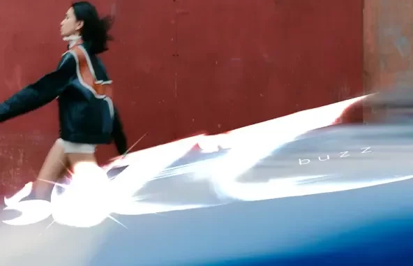 NIKI Buzz NIKI Buzz