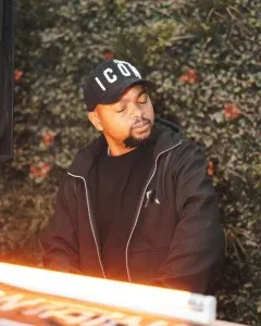 Josiah De Disciple – Hotbox N Chill Amapiano Mix Josiah De Disciple – Hotbox N Chill Amapiano Mix