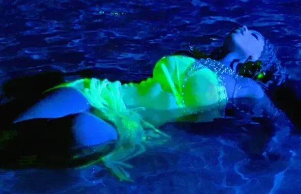Chlöe - Shake (feat. Jeremih) Chlöe - Shake (feat. Jeremih)