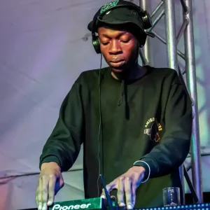 Lowbass Djy – Sax Feel