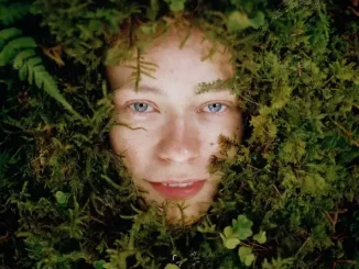 ALBUM: Anna B Savage – You & i are Earth You & i are Earth Anna B Savage