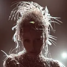 Miley Cyrus – Something Beautiful Miley Cyrus – Something Beautiful