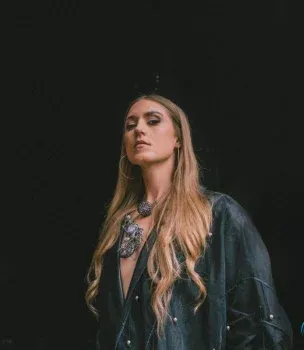 Gemma Griffiths – Holy ft Peruzzi Gemma Griffiths – Holy ft Peruzzi