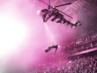 ALBUM: mgk – mainstream sellout (life in pink deluxe) Mgk mainstream sellout (life in pink deluxe)
